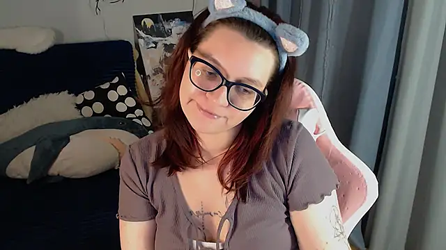 Milaniya_Poolys Chat XXX in diretta
