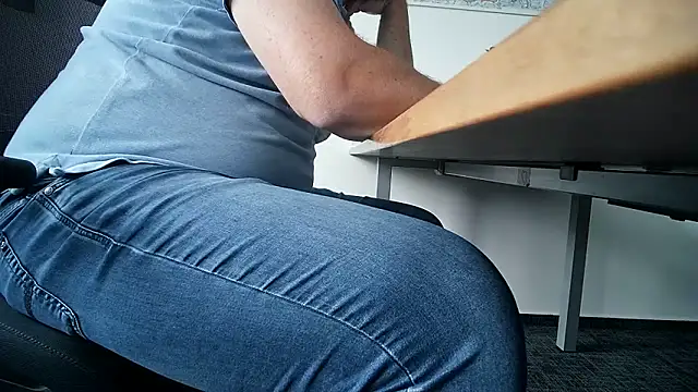 Show modela 69bezfleku na web-kameri