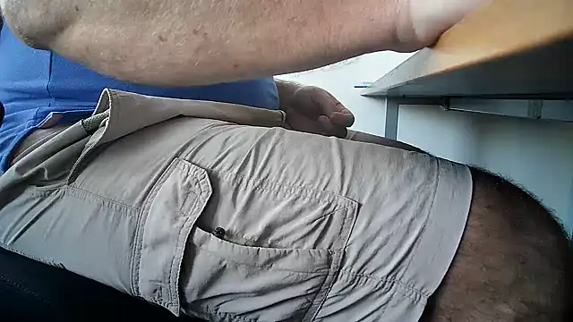 69bezfleku élő XXX-chatje