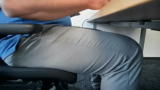 Show modela 69bezfleku na web-kameri