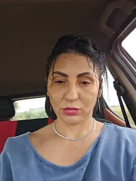 OhhhLauraxx Webcam Show