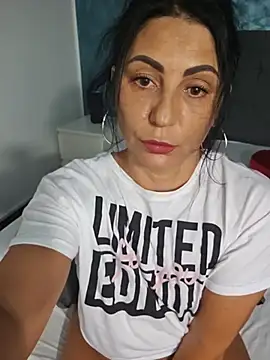 OhhhLauraxx Webcam show