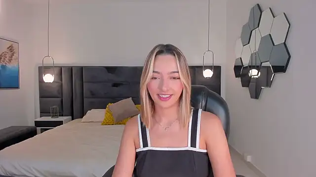 XXX chat uživo modela MelissaMoore_