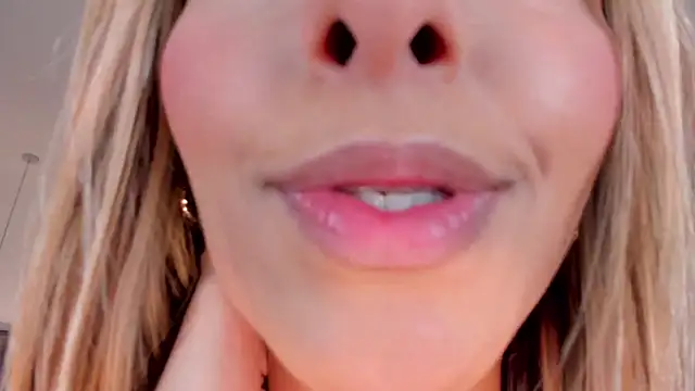 צ'אט XXX בשידור חי של MelissaMoore_