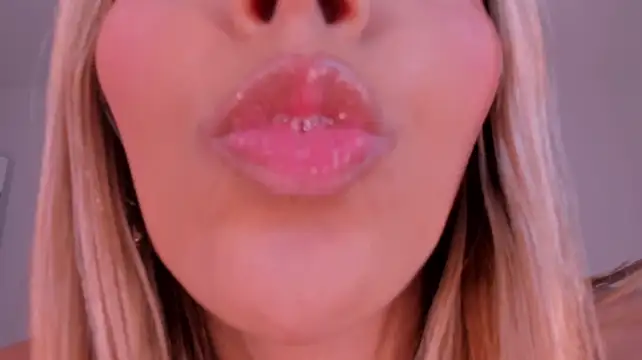 Chatroom XXX en direct de MelissaMoore_