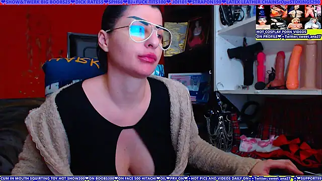 XXX chat uživo modela cuminmenowbbyx
