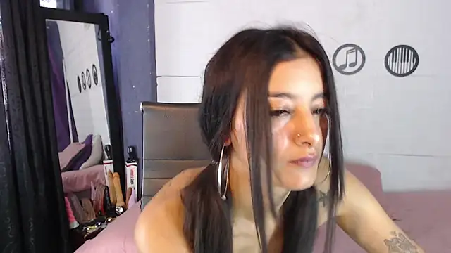 skinny_Yizz's Live XXX Chat