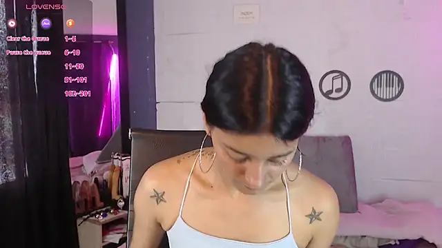 skinny_Yizz's Live XXX Chat