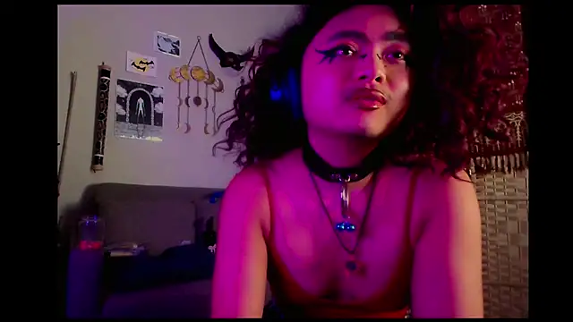 DemonessAzazel 即時 XXX 聊天