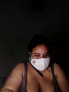 Sheela-Bhabi Chat XXX in diretta
