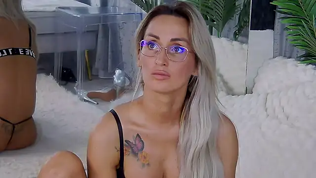 Chat XXX en directo de IsabelleEthan