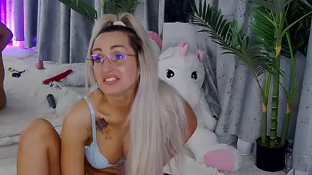 IsabelleEthan's Live XXX Chat