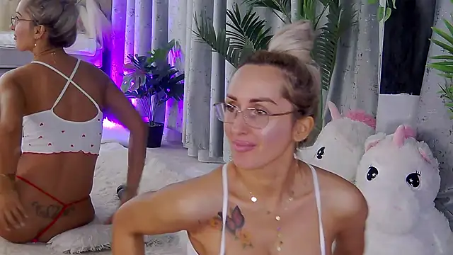 IsabelleEthan's Live XXX Chat
