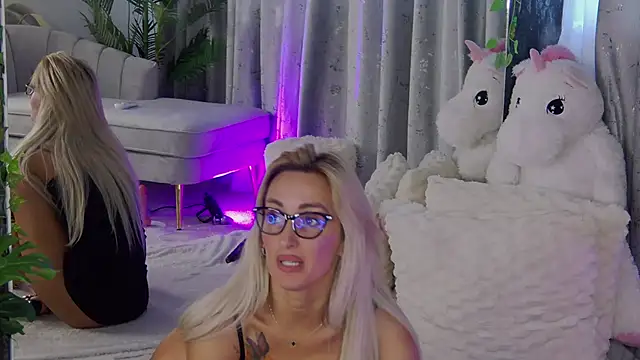 IsabelleEthan Chat XXX live