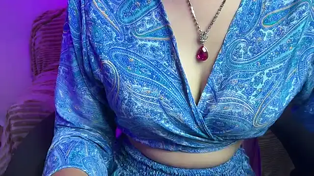 QueenAngelena XXX чат на живо