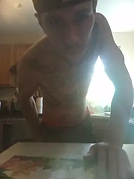 bigggtoxik Show in webcam