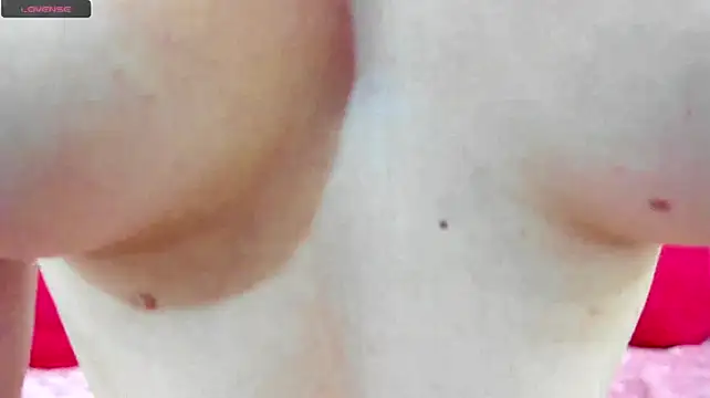 Show modela Sweet_Candyy__ na web-kameri