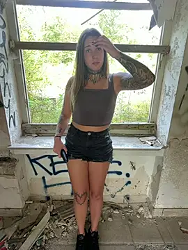 joanaelaa: διαδικτυακό σόου στην κάμερα