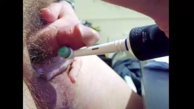 hairyuncut00 live XXX chat