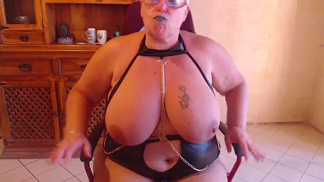 Chat +18 de MISS_LINDAH ao vivo