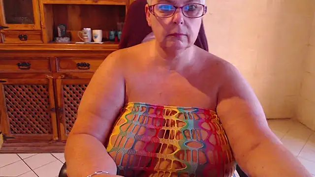 Chat +18 de MISS_LINDAH ao vivo