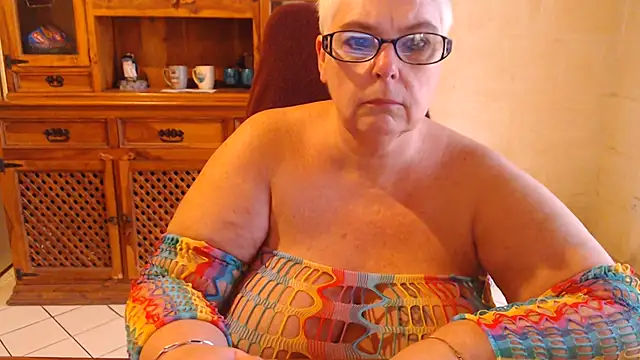 Chat +18 de MISS_LINDAH ao vivo