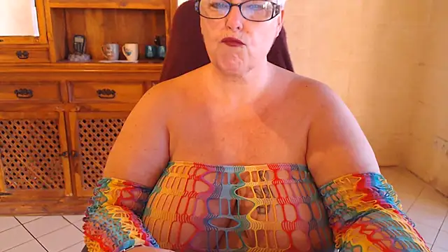 Pokazy przed kamerką – MISS_LINDAH