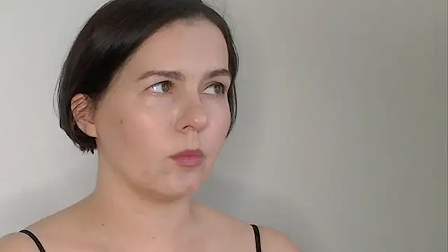 M1ssShyMira live XXX chat