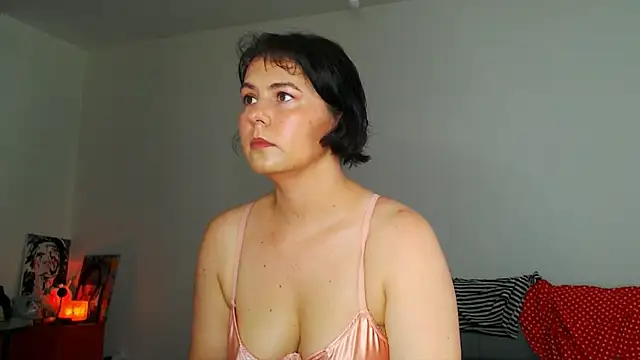 M1ssShyMira – Kamerová šou