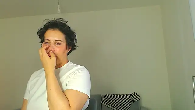 M1ssShyMira Adlı Modelin Web Kamerası Şovu