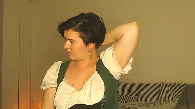 Chat +18 de M1ssShyMira ao vivo