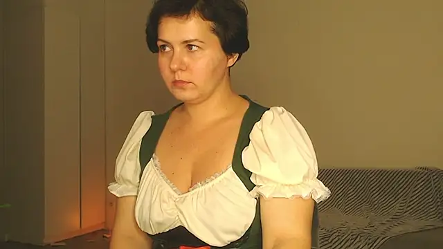 M1ssShyMira's Webcam Show