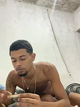 Show de Novinho_de_18 na webcam