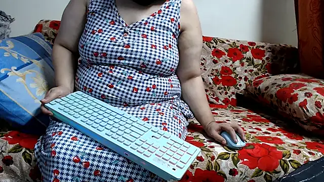netuhubby Adlı Modelin Web Kamerası Şovu
