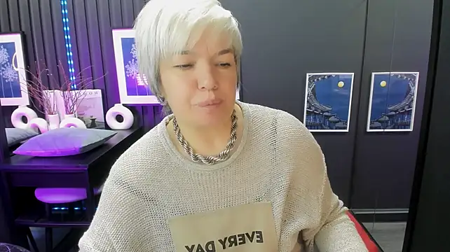 CarmenSoftのライブXXXチャット