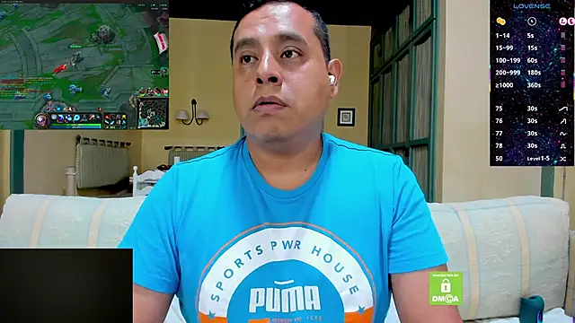 brad_latino Show in webcam