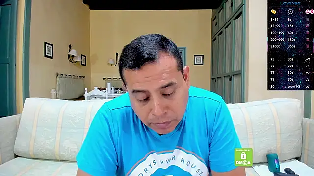 brad_latino Show Webcam