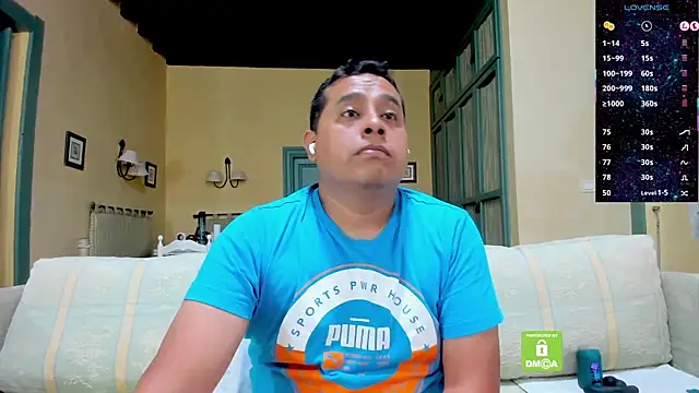 brad_latino's Webcam Show
