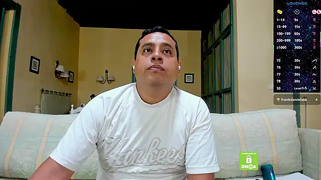 عرض كام brad_latino