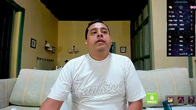 Вебкам-шоу brad_latino