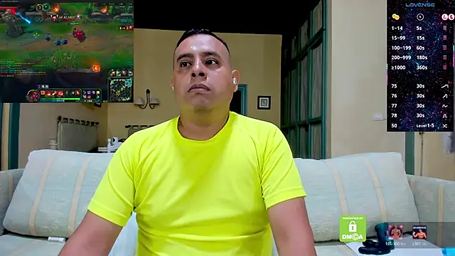 brad_latino's Webcam Show