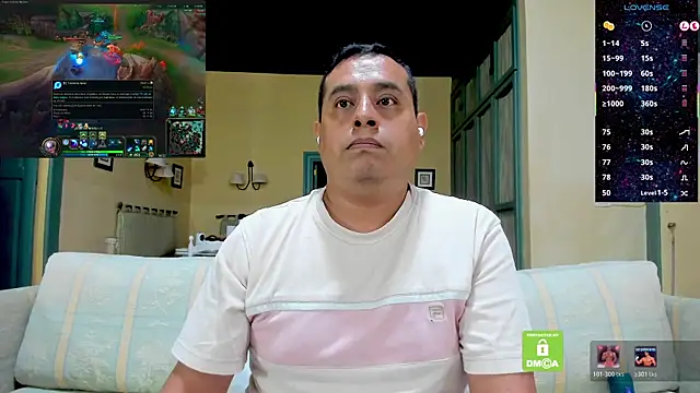 brad_latino Show in webcam