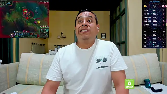 brad_latino Show in webcam