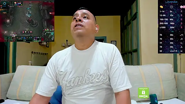 عرض كام brad_latino