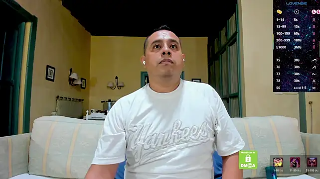 brad_latino's Webcam Show