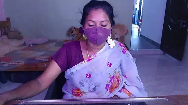 Novapol11 ওয়েবক্যাম শো