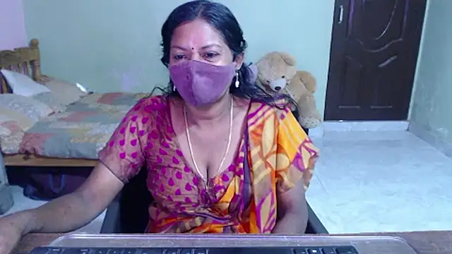 Novapol11 ওয়েবক্যাম শো