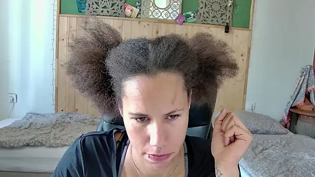 AaliyahHarrisのライブXXXチャット