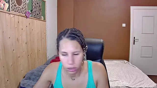 Chat +18 de AaliyahHarris ao vivo