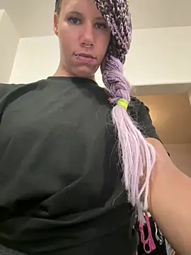 Chat +18 de AaliyahHarris ao vivo